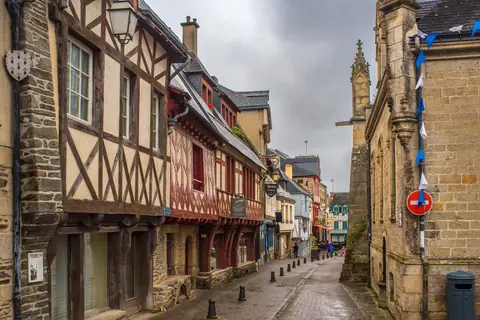 Pose de cloisons sèches à Rennes pour bureaux et commerces, chantier structuré et durable.