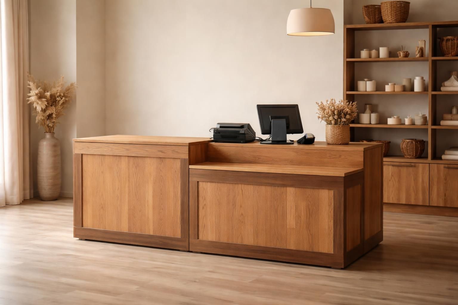 Comptoir de caisse en chêne avec section accessible, finition mate, design professionnel en boutique.