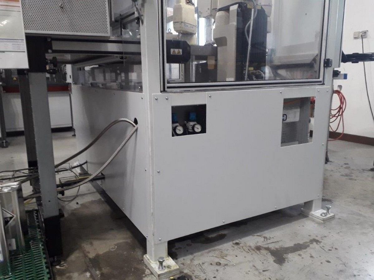 Ligne de process en inox avec châssis et escalier d'accès