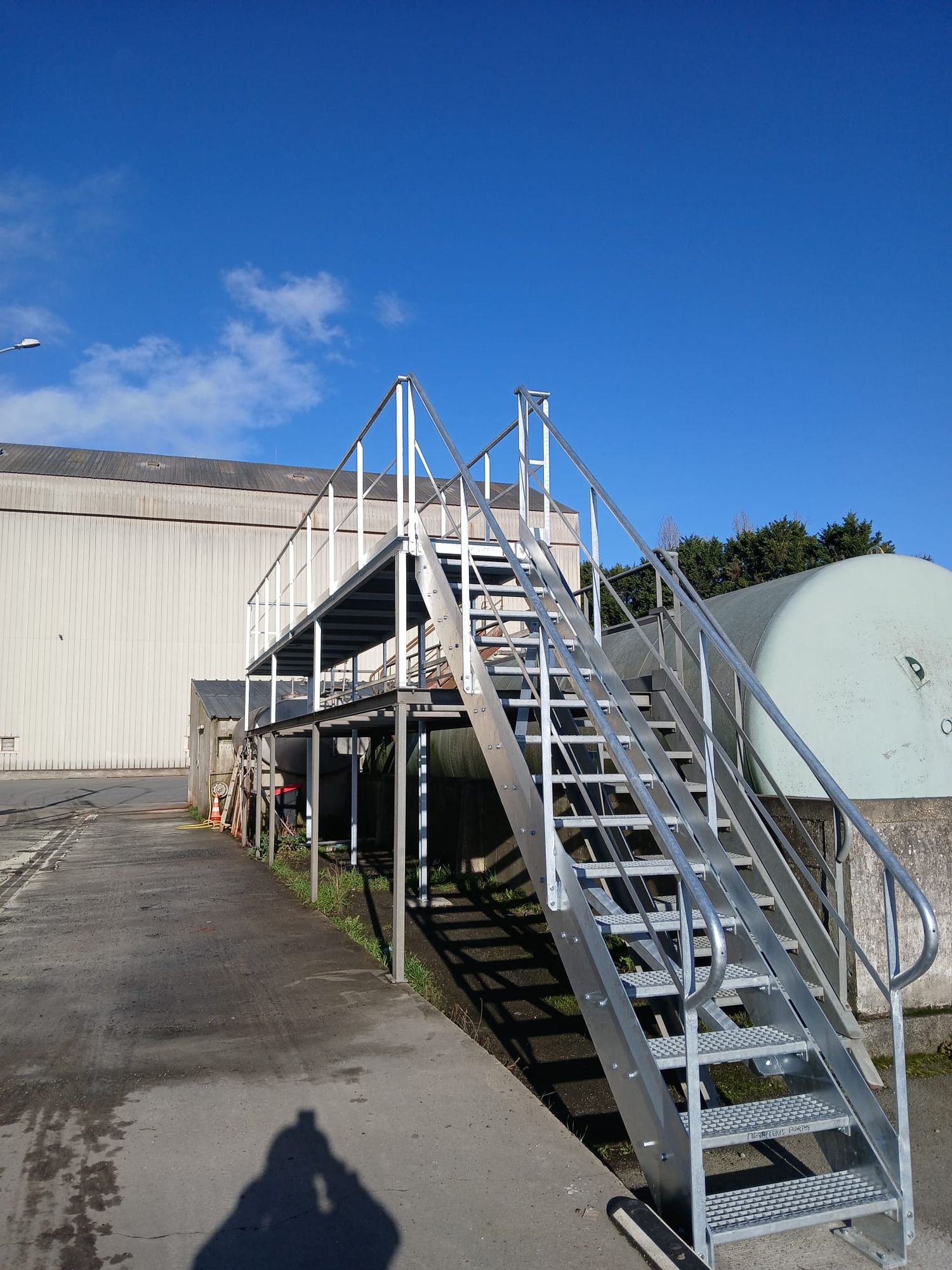 Réhausse sur plateforme de levage